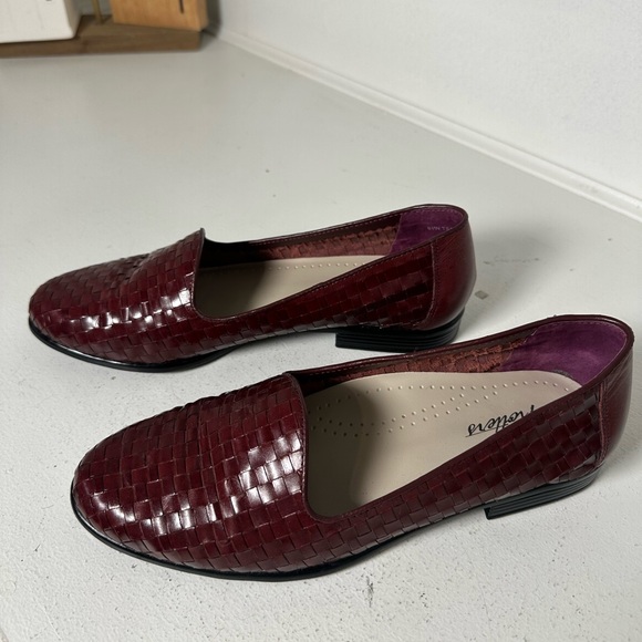 Trotters Women’s 8.5W Burgundy Woven Leather Loafers Comfort Slip-On Flats - Picture 2 of 8